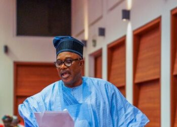 KPA Confers ” Most Outspoken Senator In The 8th Senate ” Award On  Smart Adeyemi