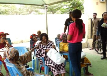 NGO Distributes Food Items, Medicals To Elderly Home