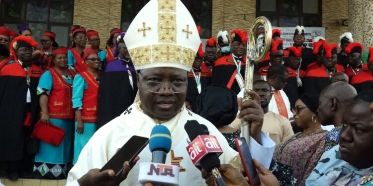 Buhari, Kaigama Extol Pope Benedict XVI , Describe Him As ‘’Humble Lover Of Christ”