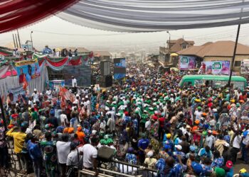 Massive Jubilant Crowd As Tinubu Campaigns In Ibadan