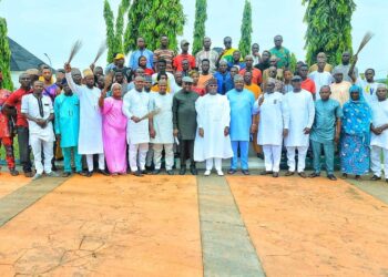 Ex-LG Chairman, Other Top PDP Members Decamp To APC In Kogi