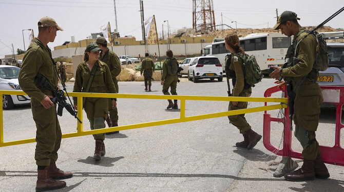 3 Israeli Soldiers, Egyptian Guard Killed In Border Gunbattle