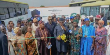 Abiodun Unveils 17 CNG Buses In Ogun, Says Initiative Will Revolutionise Transport Sector