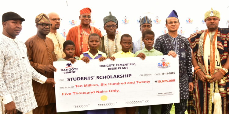 At Maiden Host Community Day, Dangote Cement Empowers Youths, Women, Farmers In Ibese
