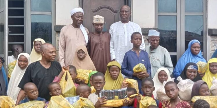 2024 Eid- el – Fitr : Nasidi Masjid Islamic Foundation Donates Cash, Food Items, Clothes To Widows, Orphans In Lokoja