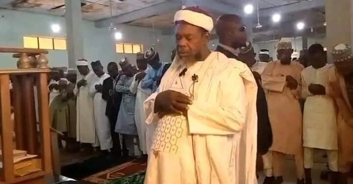 Sokoto Imam Defies Sultan, Leads Eid Prayers