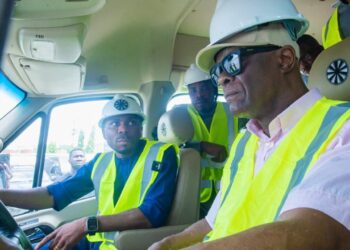 Finance Minister Visits JET Company To Get Update On Assembly Of CNG Buses