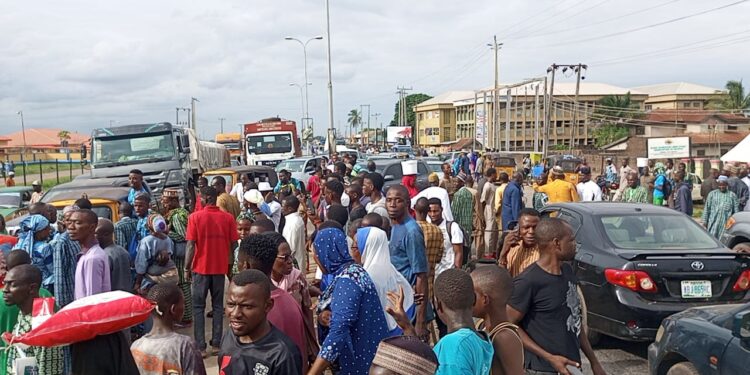 In Ilorin, Intending Pilgrims Protest Delay In Airlifting To Saudi Arabia