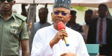 Community Policing : Ododo Distributes Security Materials To 1,050 Newly Recruited Local Hunters