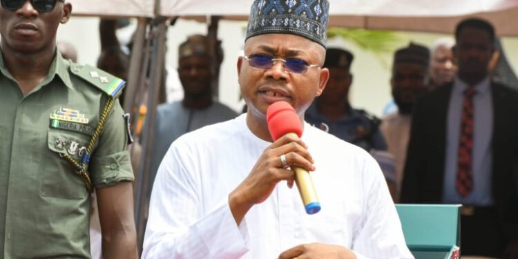 Community Policing : Ododo Distributes Security Materials To 1,050 Newly Recruited Local Hunters