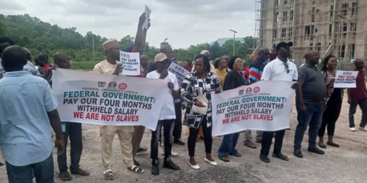 SSANU, NASU Members In FUL Stage Peaceful Protest To Demand Withheld Salaries