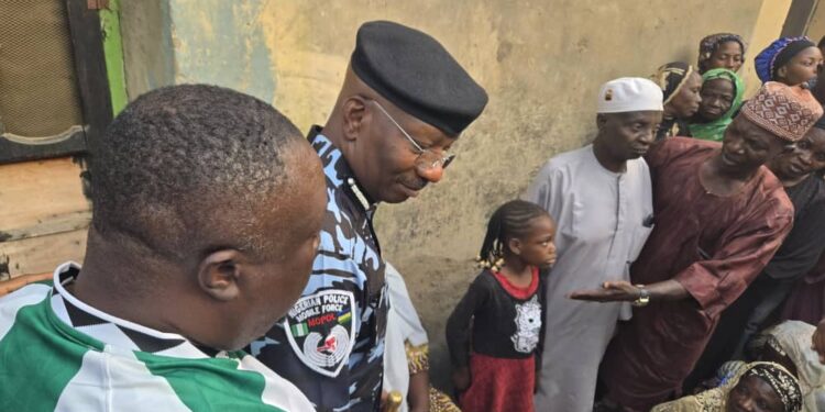 IGP On Condolence Visit To Kwara, Orders Investigation Into Death Of Man In Police Custody