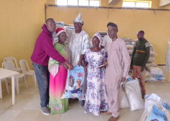 Christmas : Mrs Oluremi Tinubu Distributes Rice, Cash to 5,000 Widows In Kwara