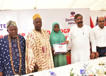 Dangote Petroleum Refinery Awards Scholarships To 473 Students From Host Communities