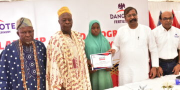 Dangote Petroleum Refinery Awards Scholarships To 473 Students From Host Communities