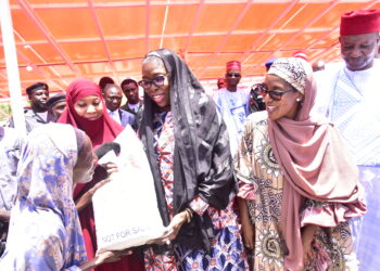 Aliko Dangote Foundation Flags Off Distribution Of N16billion Worth Of Rice In 774 LGAs