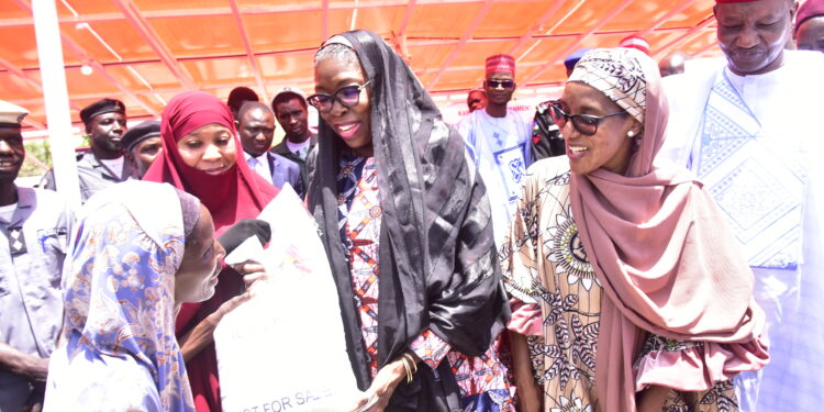 Aliko Dangote Foundation Flags Off Distribution Of N16billion Worth Of Rice In 774 LGAs