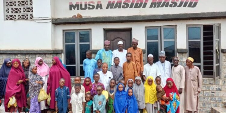 Ramadan : Musa Nasidi Foundation Donates Foods, Clothes, Cash To Orphans, Widows,  Vulnerable Muslims
