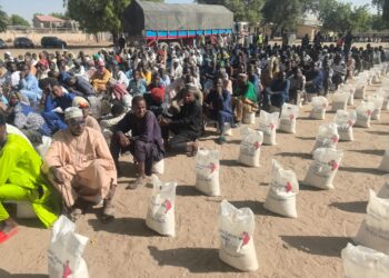 Dangote Distributes 40,000 Bags Of Rice To Borno Families