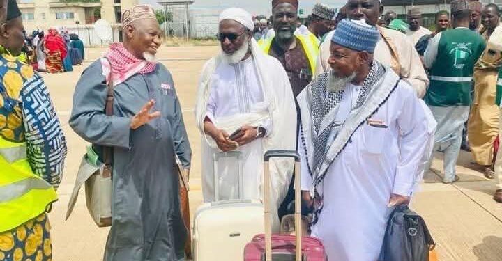 Saudi Arabia Bars Sheik Gumi From Performing Hajj, Deports Him Back To Nigeria