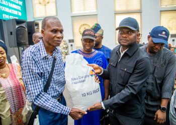 ADF Rice Palliative : Governor Okpebholo Flags Off Distribution Of 13,000 Bags Of Rice In Edo, Urges Wealthy Nigerians To Emulate Dangote