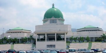 Six Reps Members, Edo, Delta Speakers, 22 State Lawmakers Defect From PDP To APC