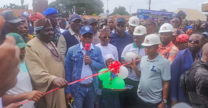 Gov. Ododo Flags Off Rehabilitation Of 7.2 – Kilometre Of Roads In Idah