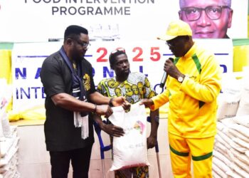 Aliko Dangote Foundation Donates 40,000 Bags Of Rice to PLWDs, Vulnerable In Ogun