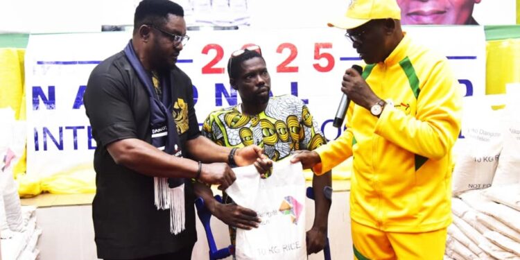 Aliko Dangote Foundation Donates 40,000 Bags Of Rice to PLWDs, Vulnerable In Ogun