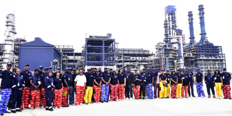 Dangote Urges Wealthy Nigerians To Invest More In Nigeria To Aid Growth, Development