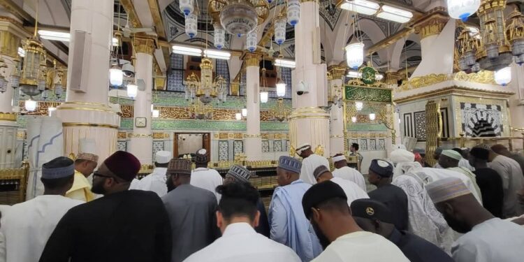 Tajudeen Dantata, Dangote, Ministers, Governors, Ganduje, Emirs, Barau Jibrin, Present As Alhaji Aminu Dantata Is Buried In Saudi Arabia