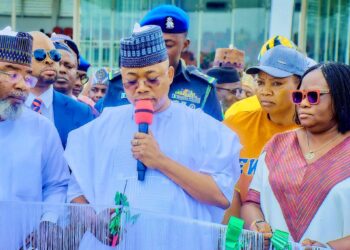 Governor Ododo Presents Official Vehicles To 21 Kogi LG Chairmen