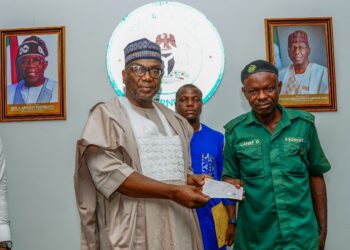 Gov. AbdulRazaq Donates N180mln To Families Of Forest Guards, Vigilantes killed By Bandits In Kwara