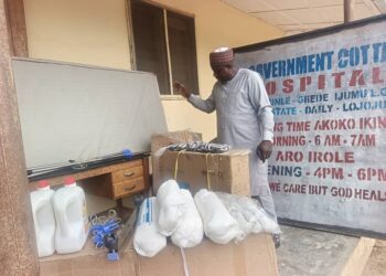 Salami, Ajaokuta Steel Complex MD, Donates N3mln Medical Equipment To Ayetoro Community