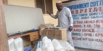 Salami, Ajaokuta Steel Complex MD, Donates N3mln Medical Equipment To Ayetoro Community
