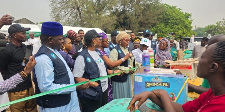 FGN/IFAD-VCDP Distributes Inputs, Tools To 787 Farmers, Inaugurates Seed Lab in Kogi