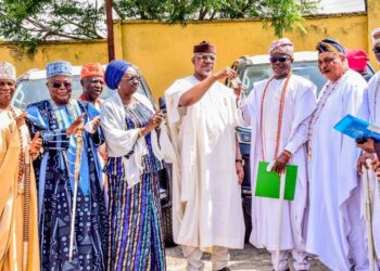 Abiodun Gives 40 Official Vehicles To Traditional Rulers In Ogun