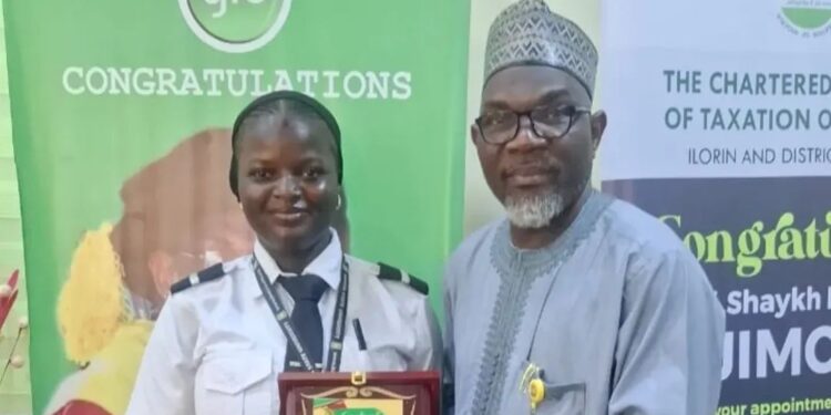 Excitement As KWASU Female Student Completes 24-minute Solo Flight, Action Validates Our Investment In Education, Aviation — Saraki
