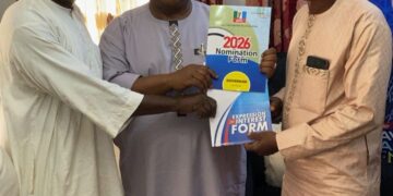2027 : Taraba APC Group Purchases Governorship Nomination And Expression Of Interest Forms For David Kente