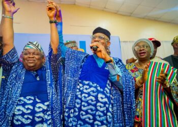 Abiodun Formally Presents Governorship Consensus Candidate,  Senator Adeola To Ogun West APC Stakeholders