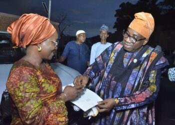 Ogun Distributes 20 Vehicles To Permanent Secretaries