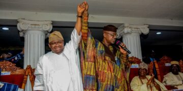 2027 : Abiodun Presents Adeola, Ogun APC Governorship Candidate To Ijebu Royal Fathers