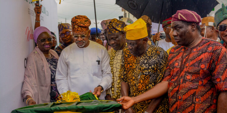 Abiodun Inaugurates 3.3kilometre Adesan Road In Mowe, Pledges To Deliver More Roads