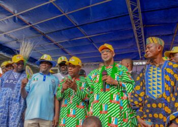Abiodun Formally Receives Thousands Of Defectors From PDP, ADC Into APC, Mobilises Ogun East for 2027