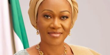 A PROMISE FULFILLED : OLUREMI TINUBU’S ₦10 MILLION GIFT AND THE POWER OF PURPOSEFUL PHILANTHROPY By Kayode Akinmade