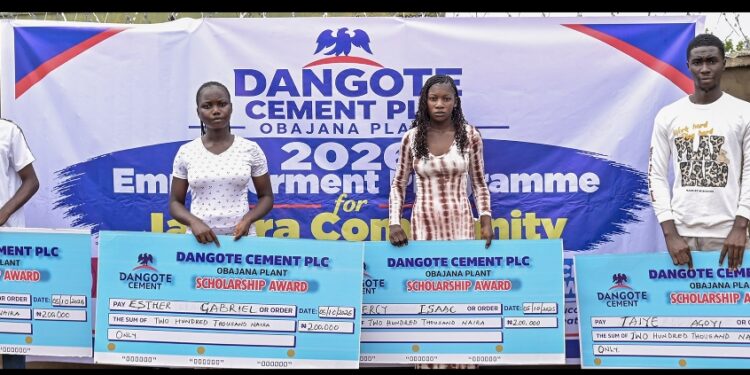 Dangote Cement Obajana Awards Scholarships, Empowers Farmers, Market Women At Jakura Community